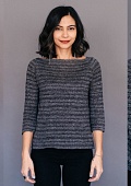 Пуловер с полосками, связанный спицами по кругу