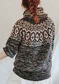 Пуловер с жаккардом на круглой кокетке, связанный спицами