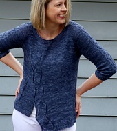 Женский пуловер с асимметричной полочкой спицами