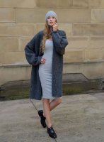 Модное пальто оверсайз 2017 года с тонкой шапочкой косами