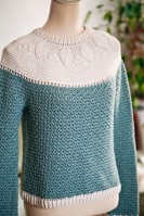 Женский пуловер крючком с круглой кокеткой