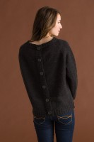Пуловер с пуговицами на спине регланом сверху