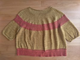 Женский пуловер с полосками прерывистой резинки