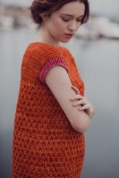 Вариант пуловера, связанного без рукавов спицами