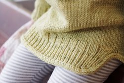 Детский свитер для девочки спицами