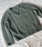 Пуловер-реглан с V-горловиной