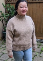 Модный свитер с японским плечом