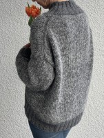 Модный свитер с японским плечом