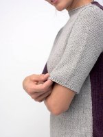 Двухцветный пуловер спицами описание