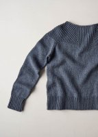 Пуловер с кокеткой реглан