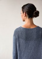 Пуловер с кокеткой спицами женский описание
