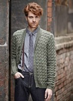 Вязание для мужчин стильного жакета текстурным узором Neat tailored