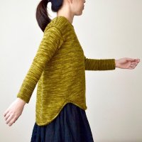Описание вязания спицами пуловера с закругленным нижним краем