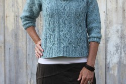 Женский свитер аранами с описанием