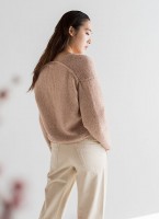 Пуловер с плечевыми швами на спинке
