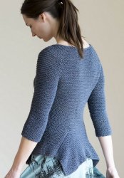 Вязание спицами для женщин пуловера с баской из льняной пряжи на лето