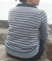 Полосатый пуловер в морском стиле