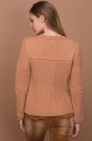 Женский пуловер спицами из коллекции Vogue 2017