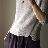 Пуловер оверсайз с боковыми изнаночными секциями