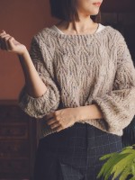 Женственный пуловер спицами 