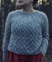 Ажурный пуловер из тонкой пряжи спицами