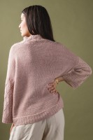 Пуловер, связанный спицами снизу вверх по кругу