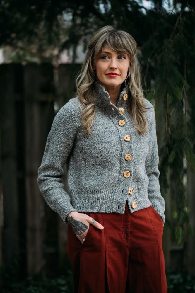 Женский кардиган спицами