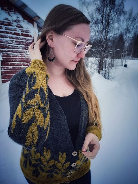 Вязаный кардиган с жаккардовым узором