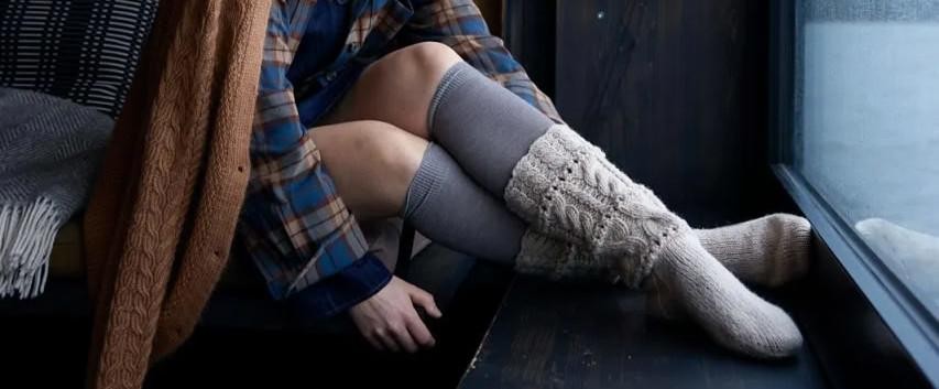 Вязаные носки спицами