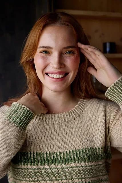 Женский пуловер с жаккардовым узором