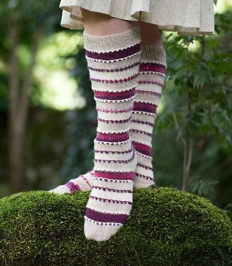 Вязаные носки спицами