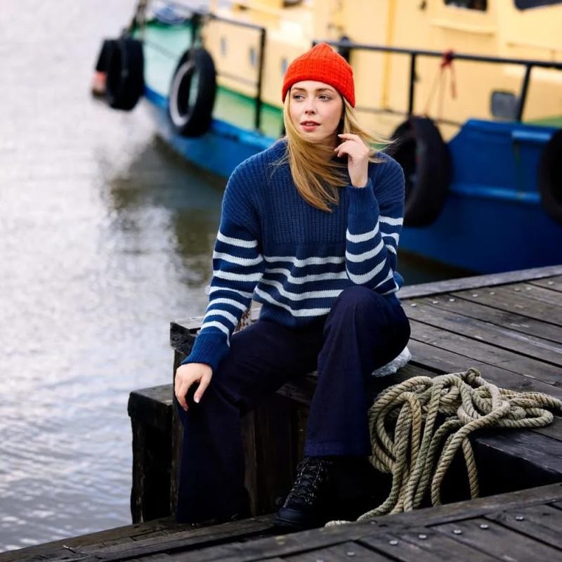 Женский пуловер рыбацкой резинкой