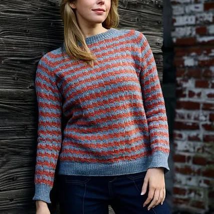 Вязаный спицами пуловер реглан ленивым жаккардом Mielinki
