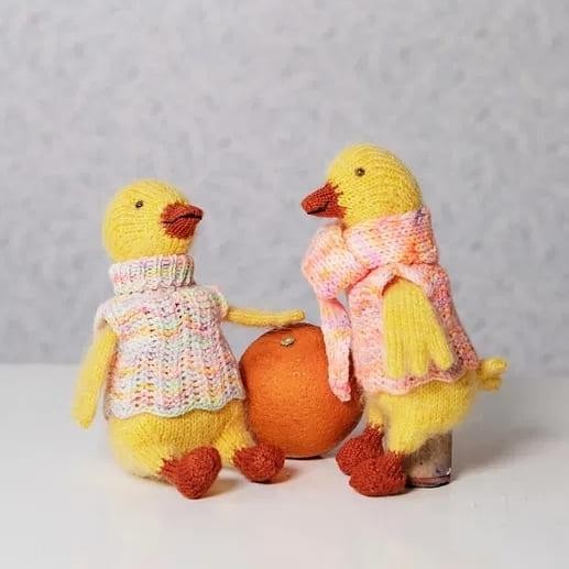 Вязаные спицами утята Dodo and Mimosa the Ducklings