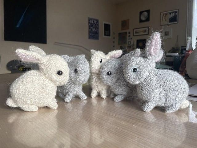 Маленький кролик спицами