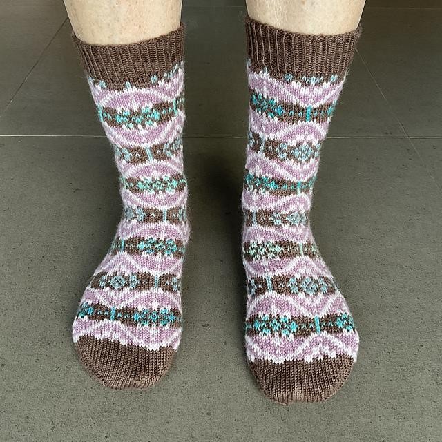 Жаккардовые носки спицами