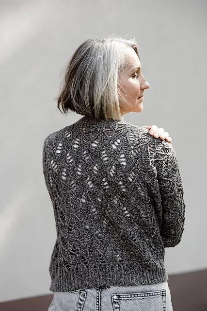 Вязаный кардиган крючком