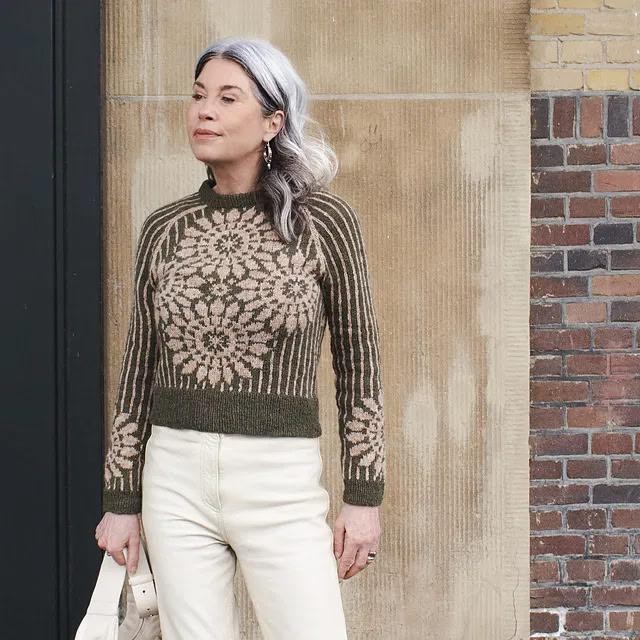 Вязаный спицами жаккардовый пуловер Bloem с большими цветами