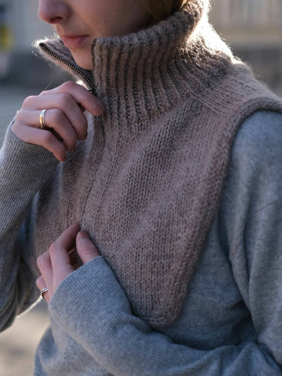 Манишка спицами