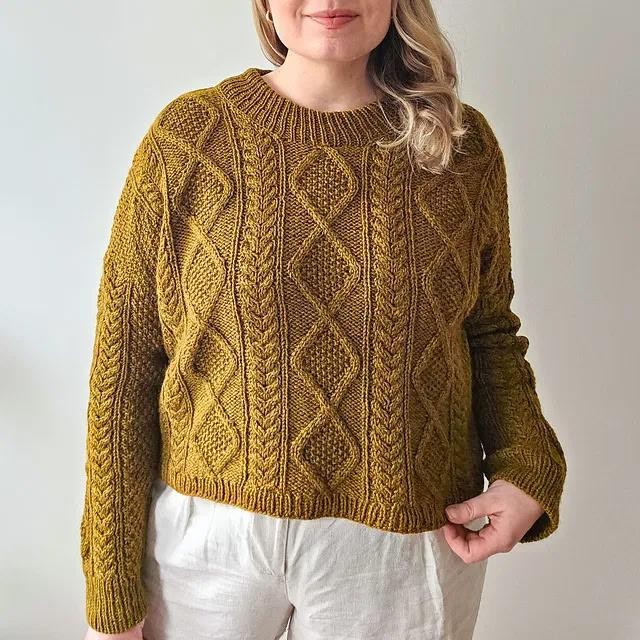 Вязаный сверху вниз пуловер Book Club pullover с аранами и косами