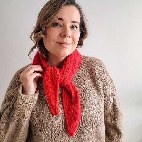 Вязаный спицами бактус Turtle Dove