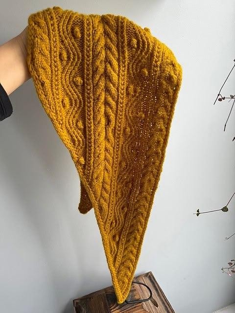 Вязаный бактус спицами