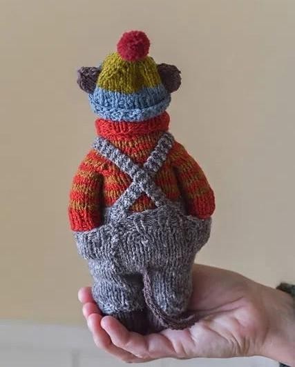 Вязаный мышонок спицами