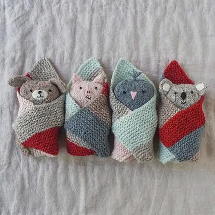 Вязаные спицами малыши-животные в пелёнках Swaddle Pals 2