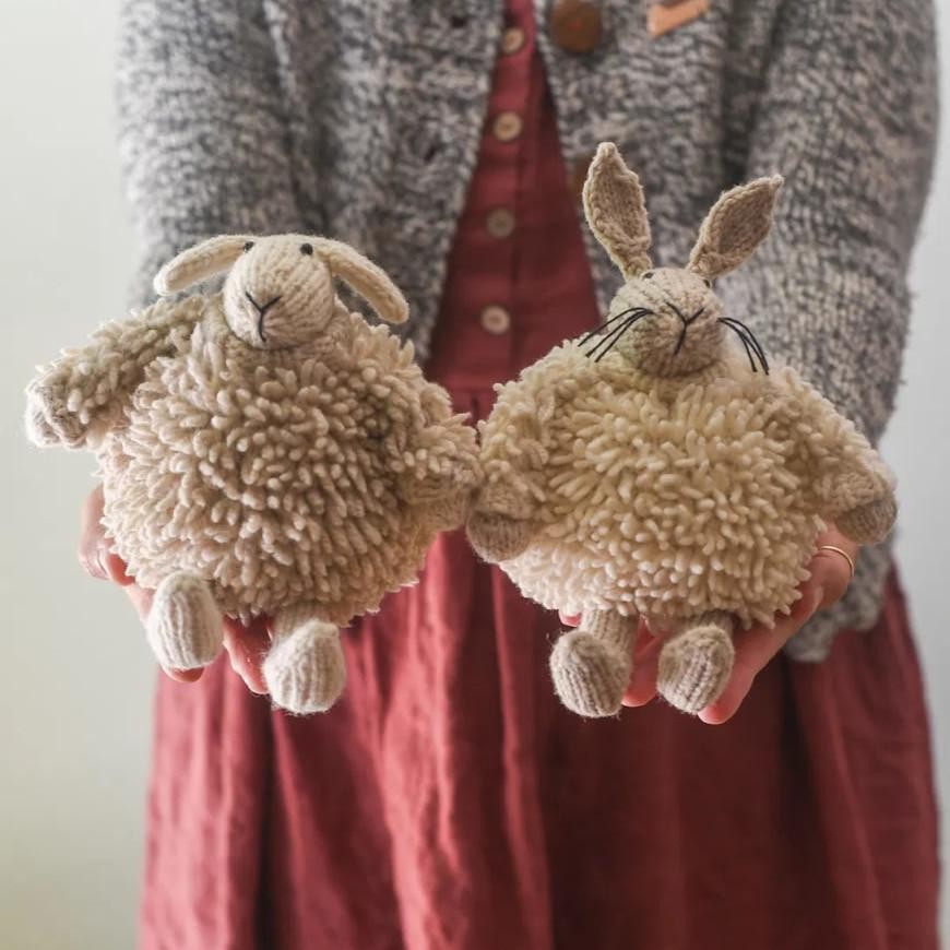 Вязаный спицами пушистые овечка и кролик Wooly Sheep + Bunny