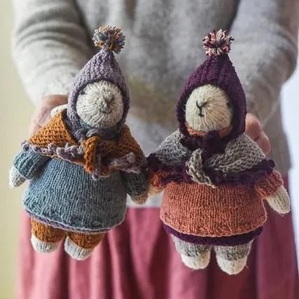 Вязаный кролик спицами