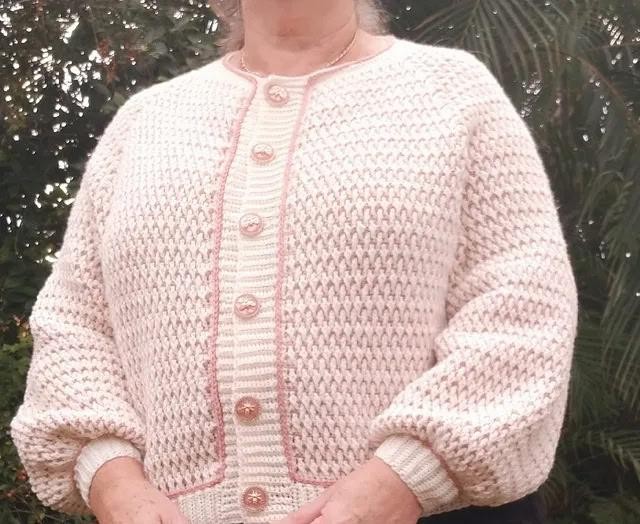 Вязаный крючком двухсторонний кардиган