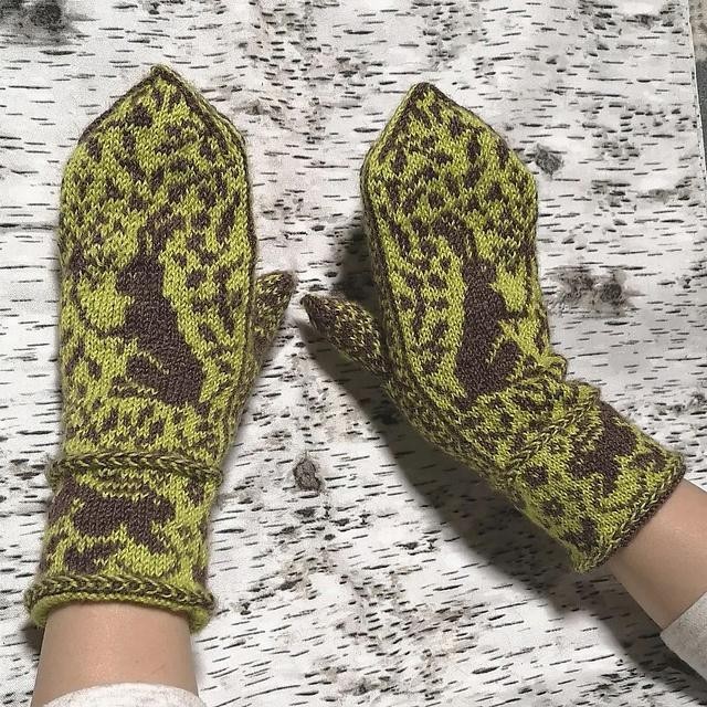 Жаккардовые варежки спицами