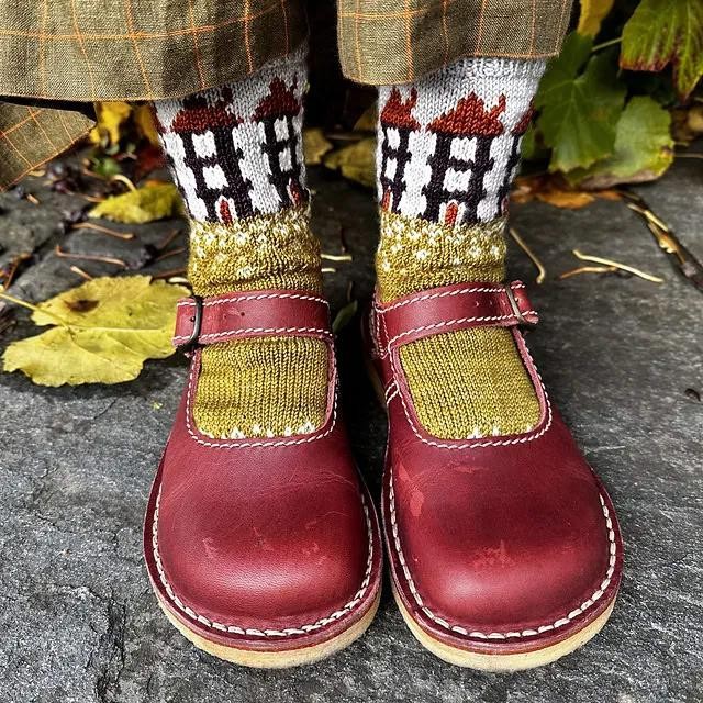 Жаккардовые носки с домиками