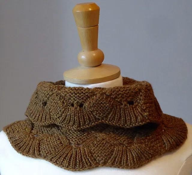 Вязаный снуд спицами